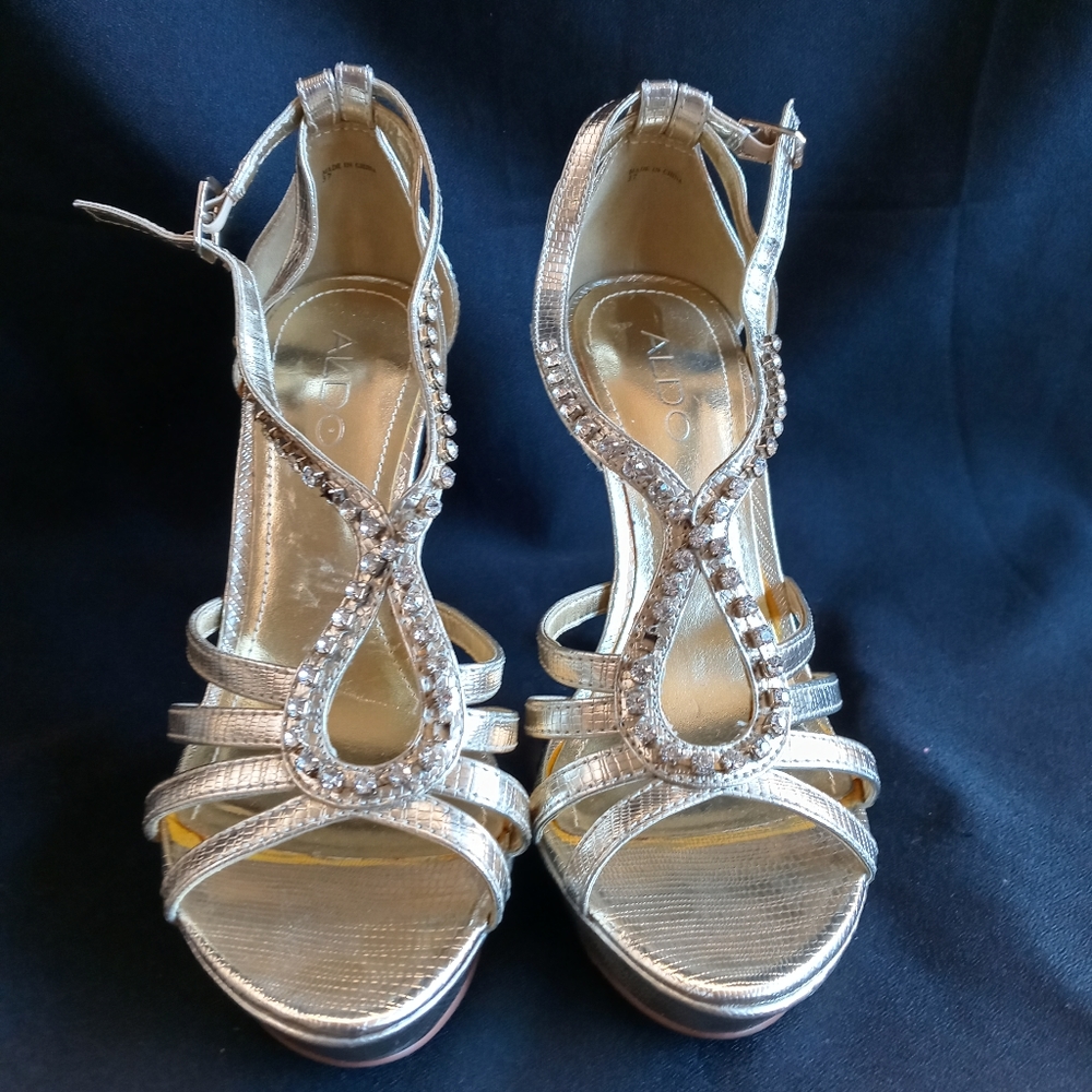 Women's shoes